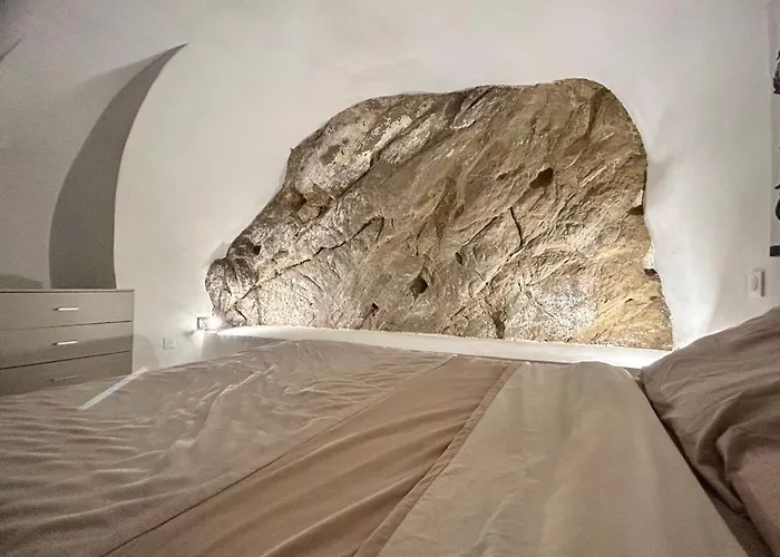 Cave House Мантон